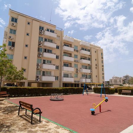 Appartamento Blu Mackenzie 1 Bdr Flat With Pool Larnaca Esterno foto