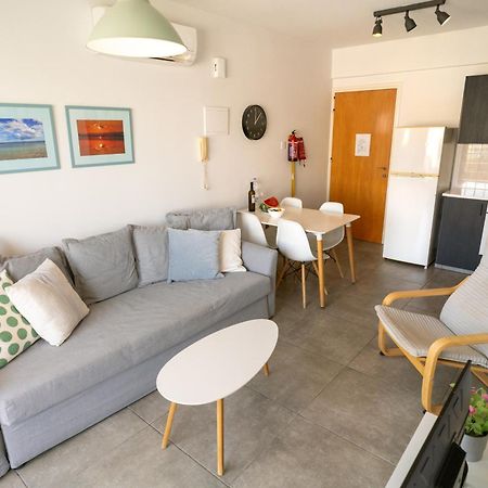 Appartamento Blu Mackenzie 1 Bdr Flat With Pool Larnaca Esterno foto