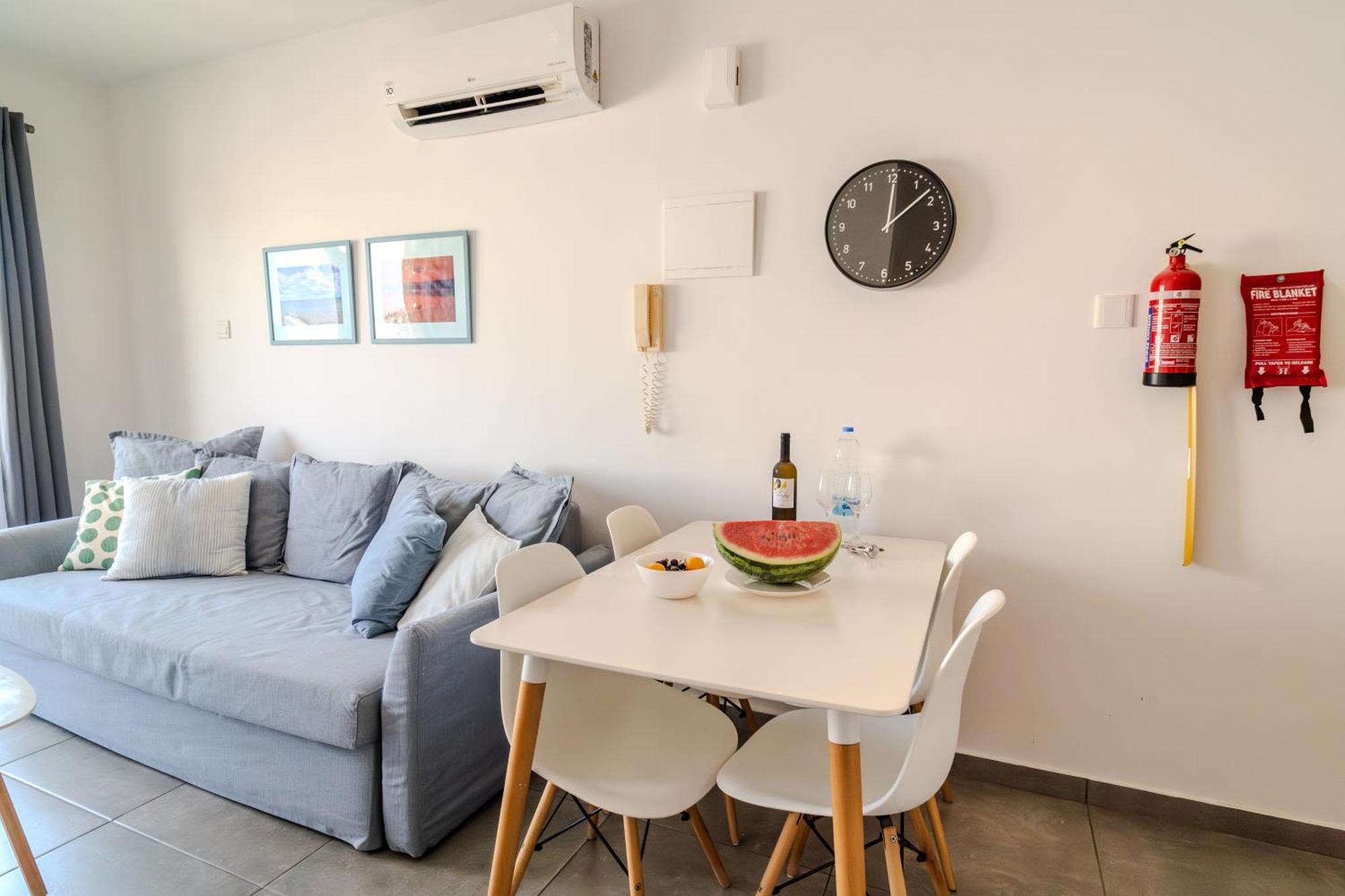 Appartamento Blu Mackenzie 1 Bdr Flat With Pool Larnaca Esterno foto