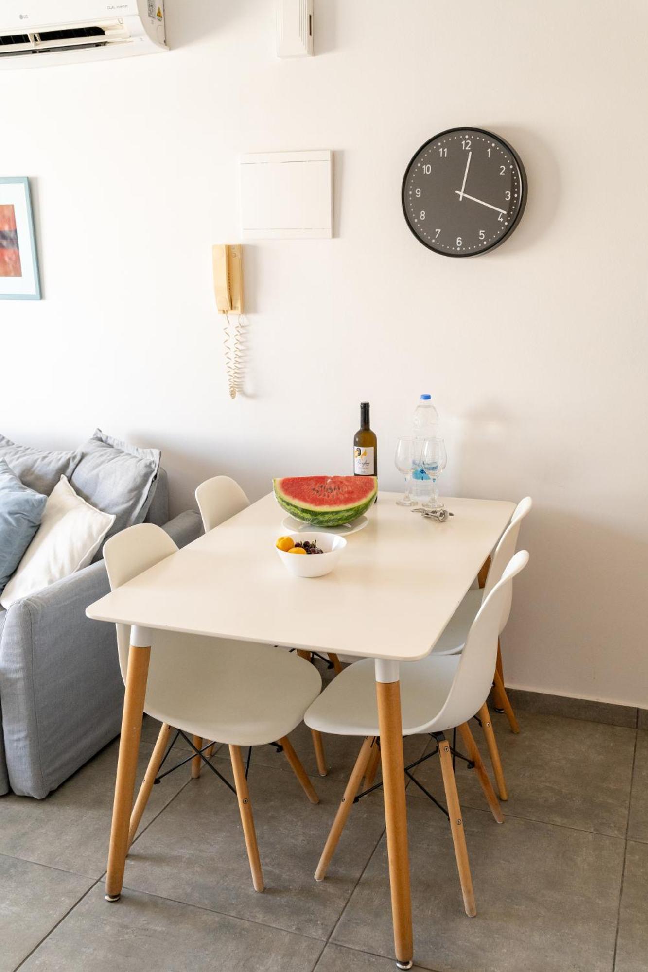 Appartamento Blu Mackenzie 1 Bdr Flat With Pool Larnaca Esterno foto