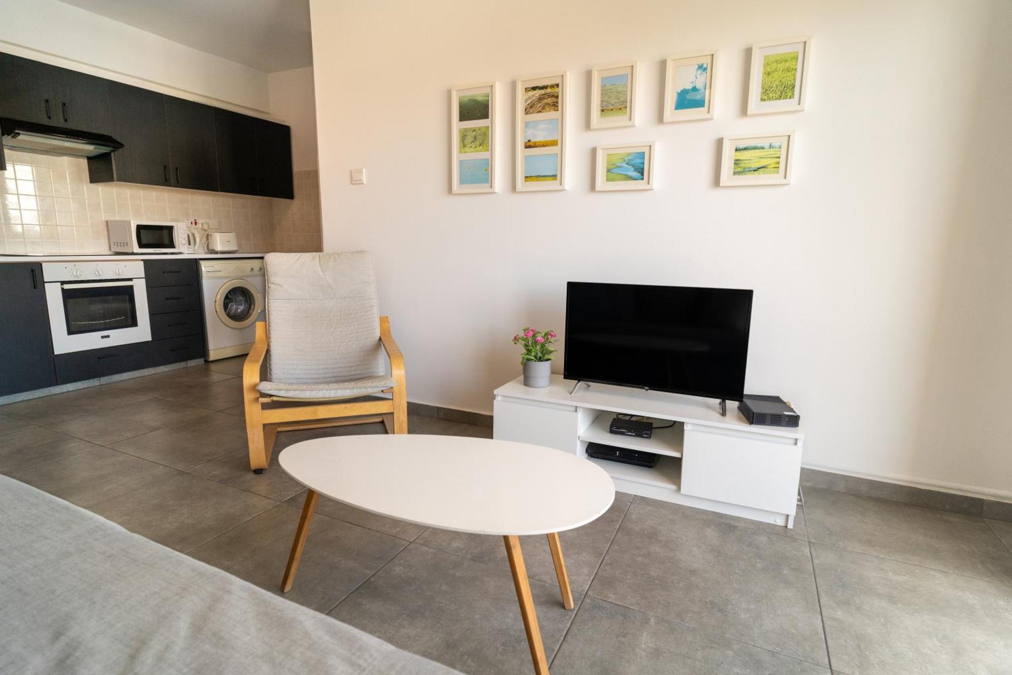 Appartamento Blu Mackenzie 1 Bdr Flat With Pool Larnaca Esterno foto